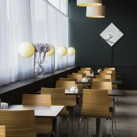 Otel Hampton's Namur 3*