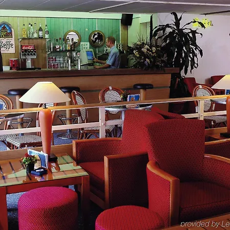 Отель Hampton's Namur