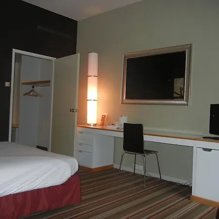 Отель Hampton's Namur Вепьон