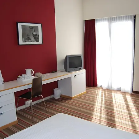 Отель Hampton's Namur Вепьон