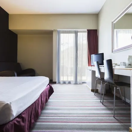 Отель Hampton's Namur Вепьон