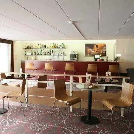 Hampton's Namur Hotel 3*