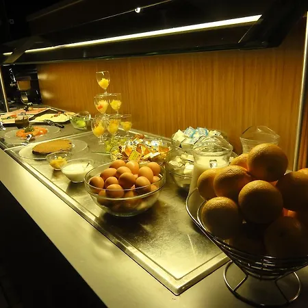 Отель Hampton's Namur 3*